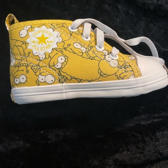 Limited edition Simpsons Converse - Picture 2 of 5